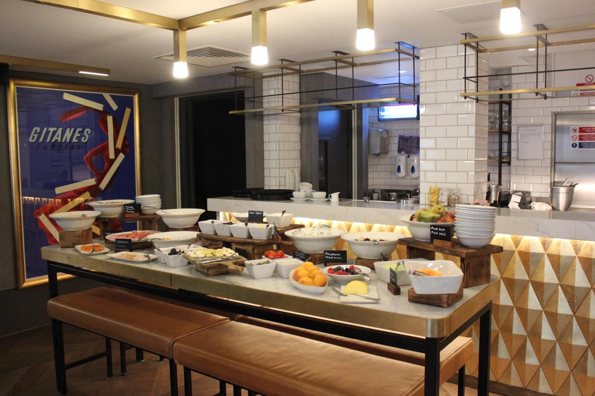 วิกตอรี เฮาส์ ลอนดอน Hotel ภายนอก รูปภาพ